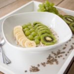 Porridge mit grünen Früchten