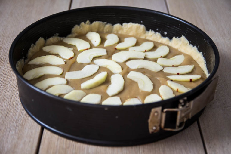 Einfache Apfeltarte mit Streusel - Momentgenuss