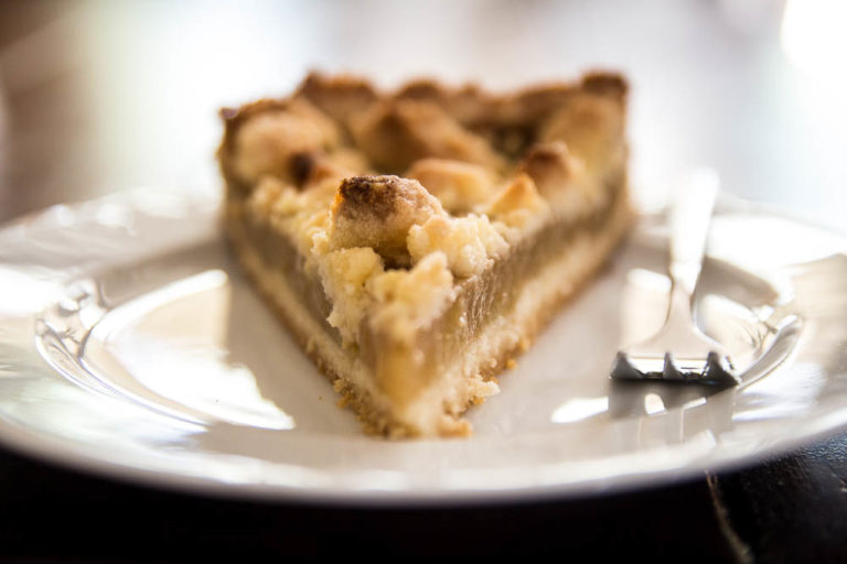 Einfache Apfeltarte mit Streusel - Momentgenuss