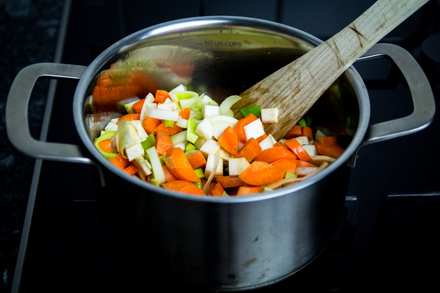Einfache basische Gemüsesuppe - gesund &amp; lecker - Momentgenuss