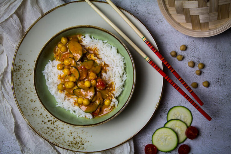 Curry mit Gemüse und Reis - Momentgenuss