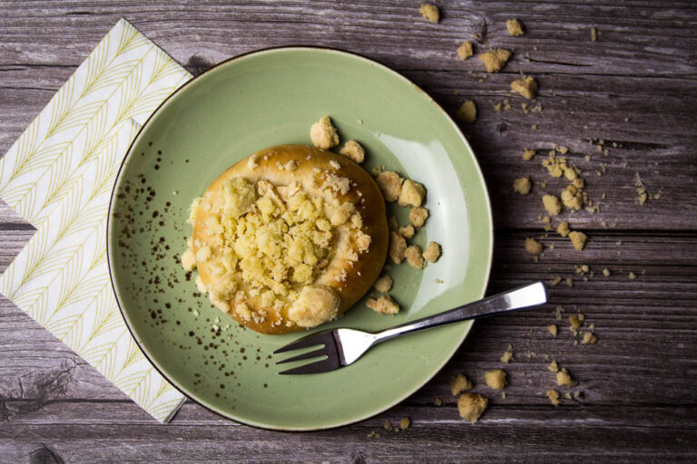 Luftige Apfel-Streusel-Taler - Momentgenuss