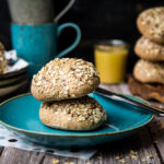 Dinkelvollkorn Weckle mit buntem Topping