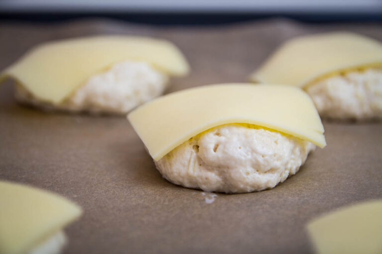 Luftige Käse-Skyr-Brötchen - Momentgenuss