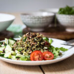 Mediterraner Quinoa Salat