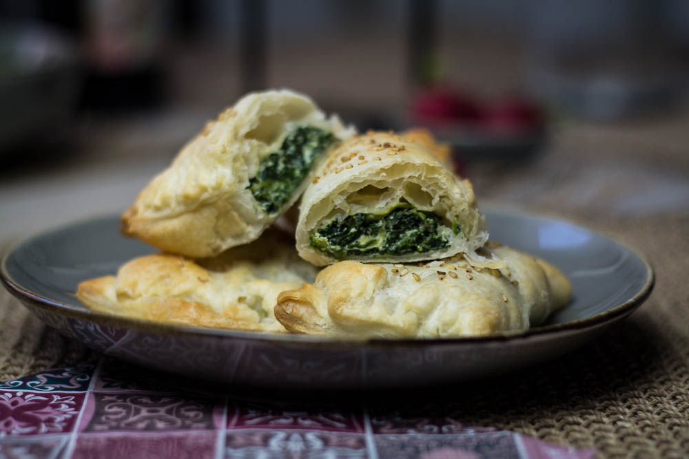 Blätterteig herzhaft gefüllt - Spinat Ricotta Füllung - Momentgenuss