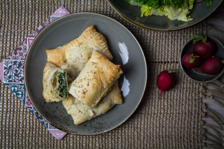 Blätterteig herzhaft gefüllt - Spinat Ricotta Füllung - Momentgenuss