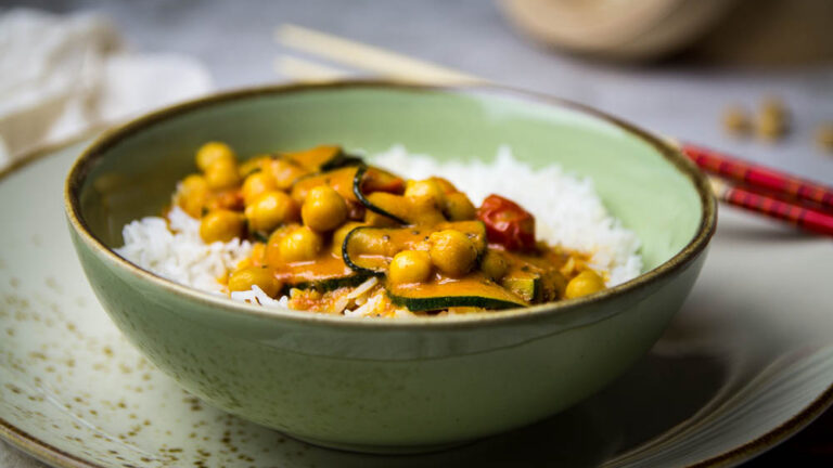 Curry mit Gemüse und Reis
