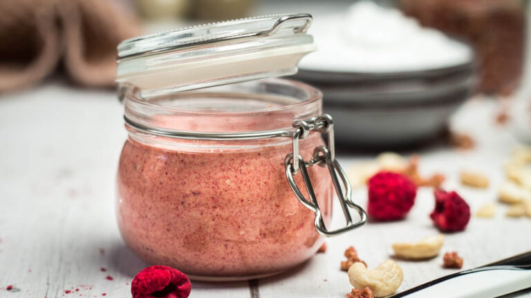 Cashewmus mit Himbeeren – samtig lecker